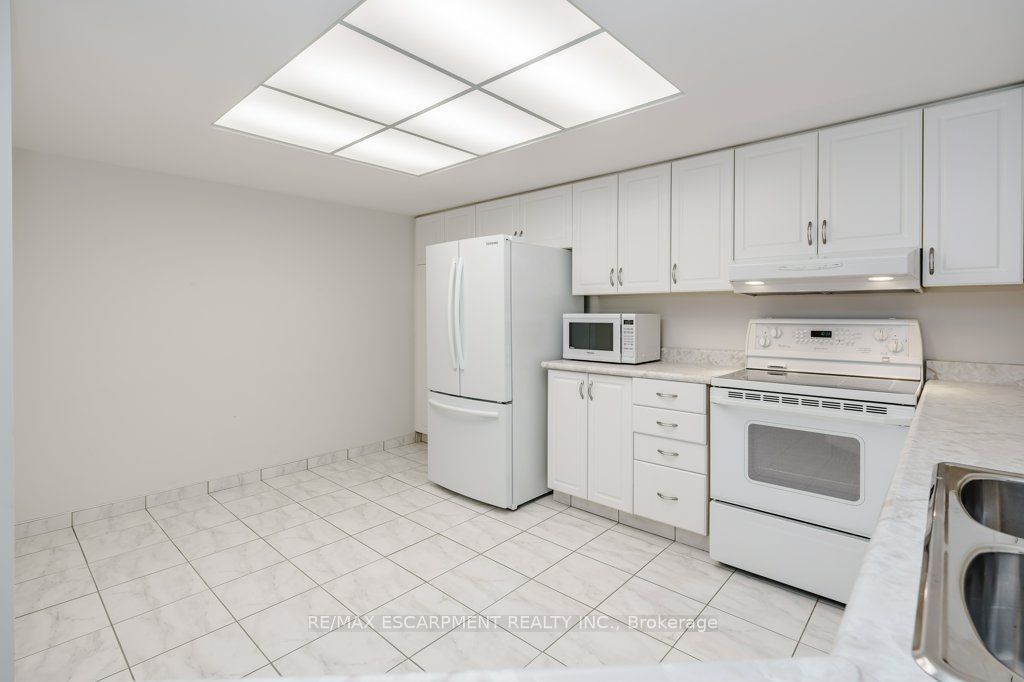 1201 North Shore Blvd E, #404