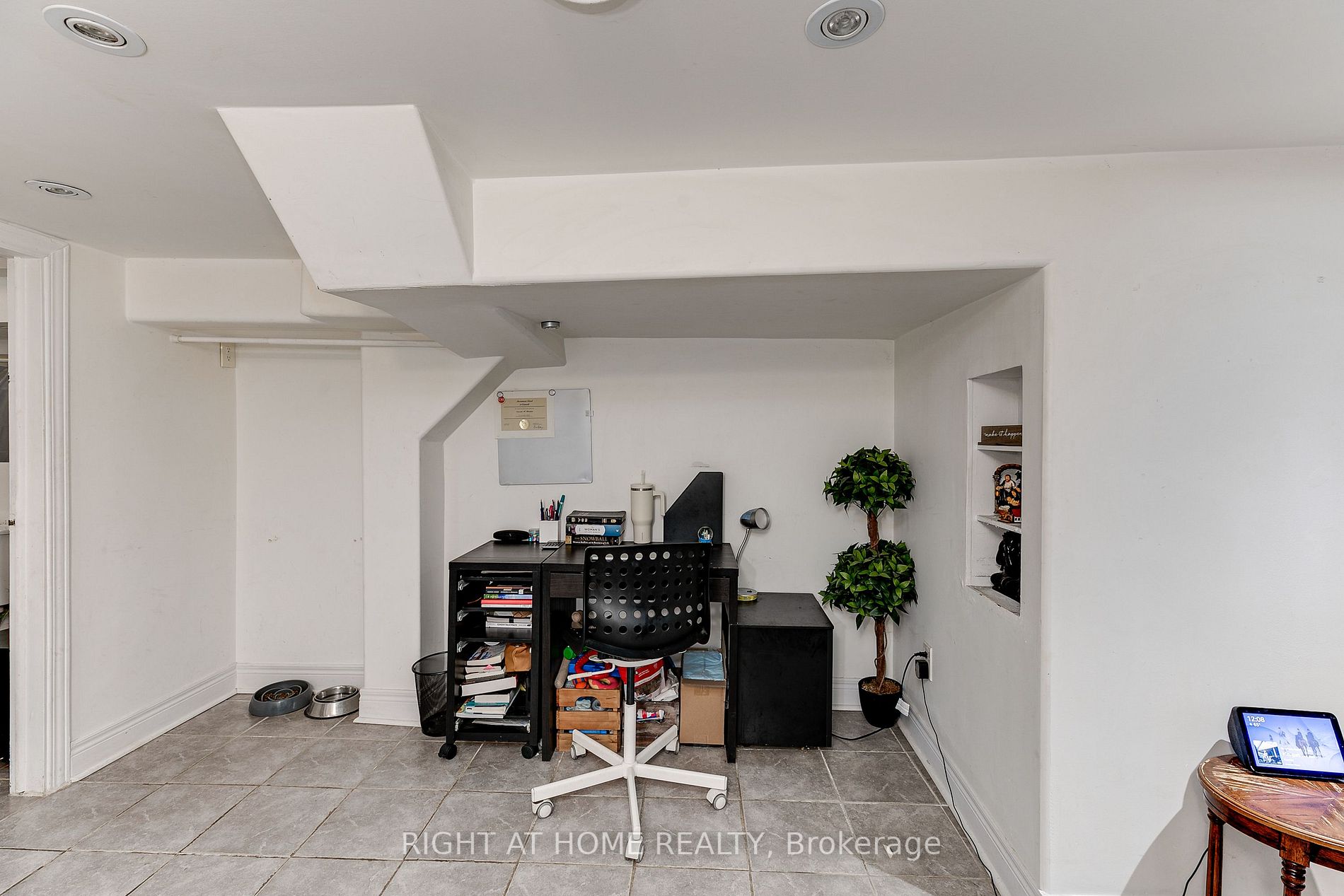 84 Rosethorn Avenue