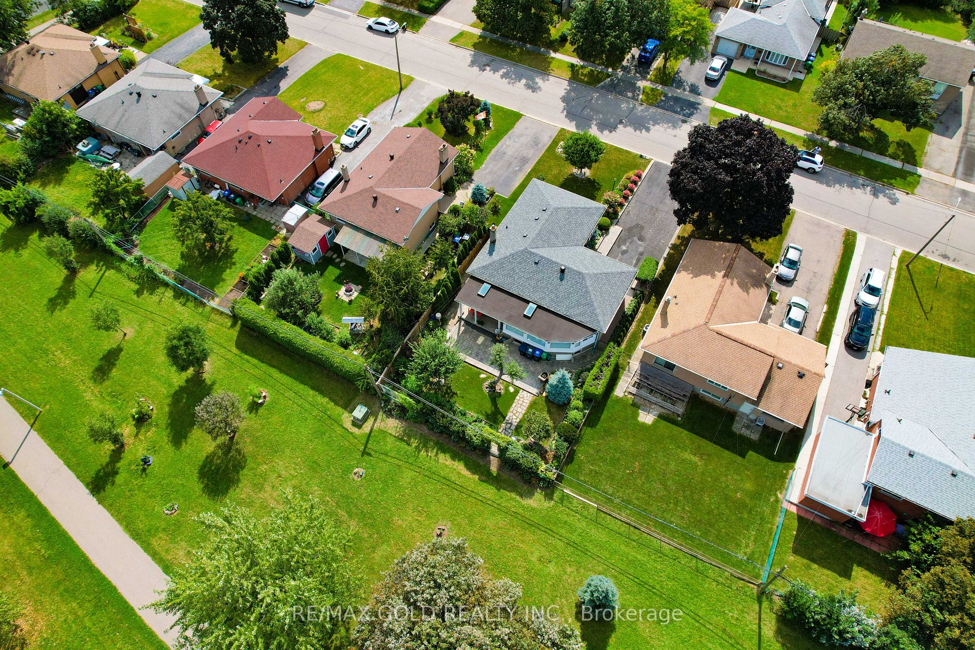 51 Addington Cres