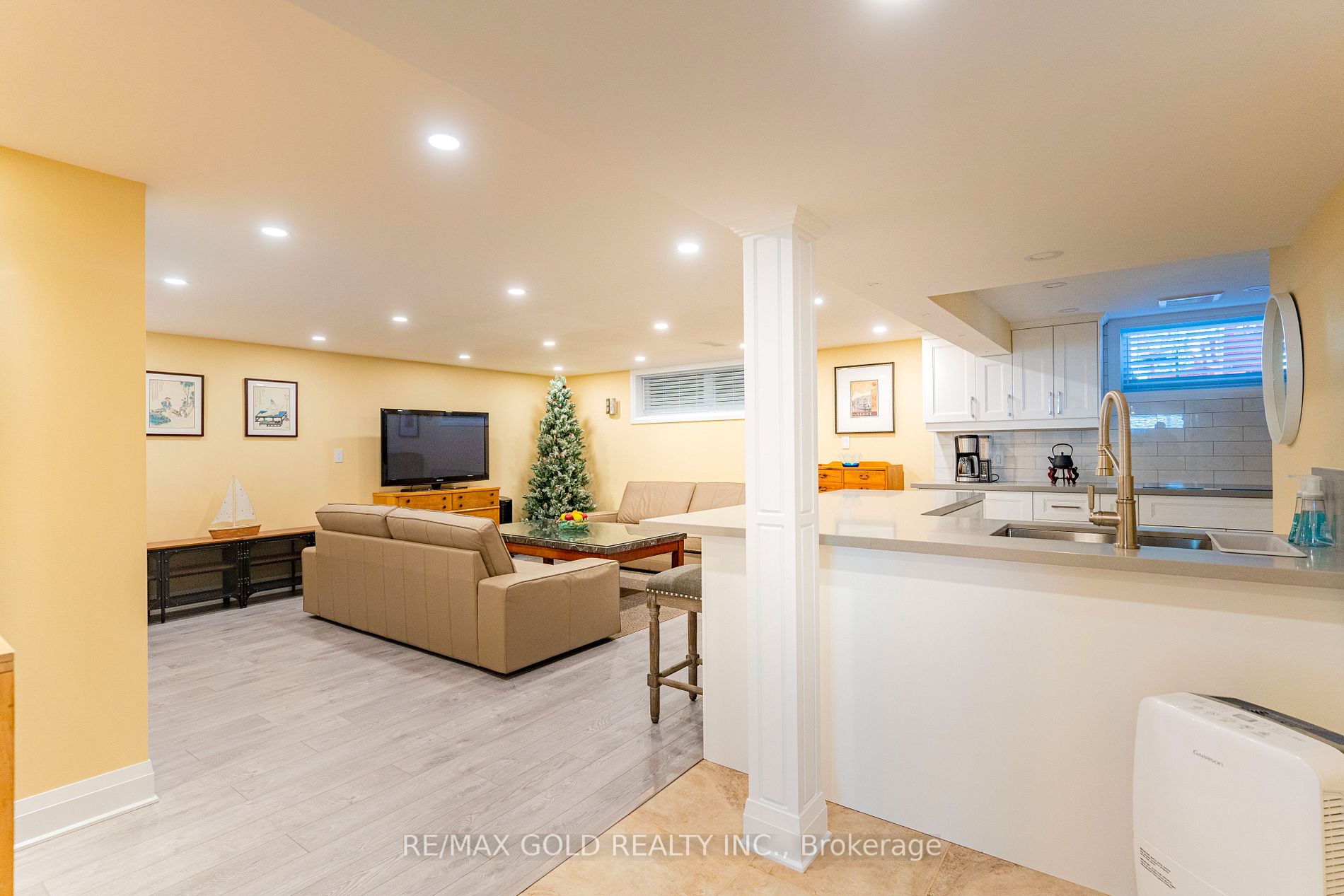 51 Addington Cres