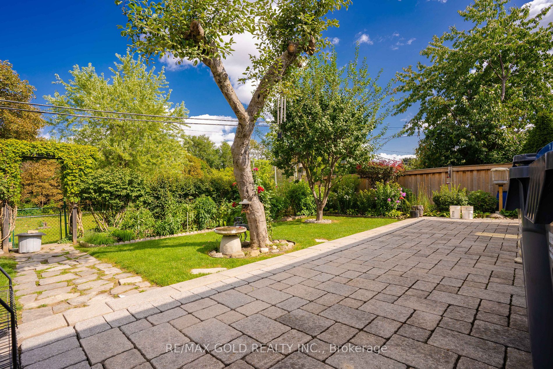 51 Addington Cres