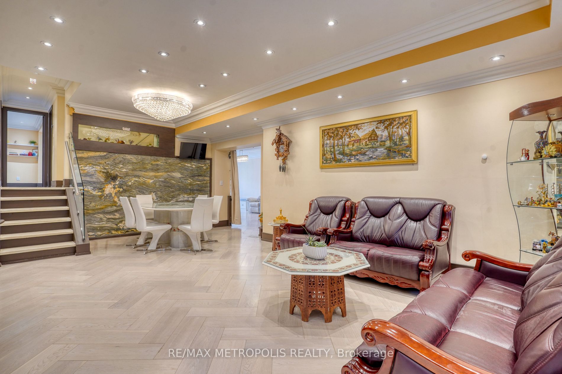826 Forestwood Dr