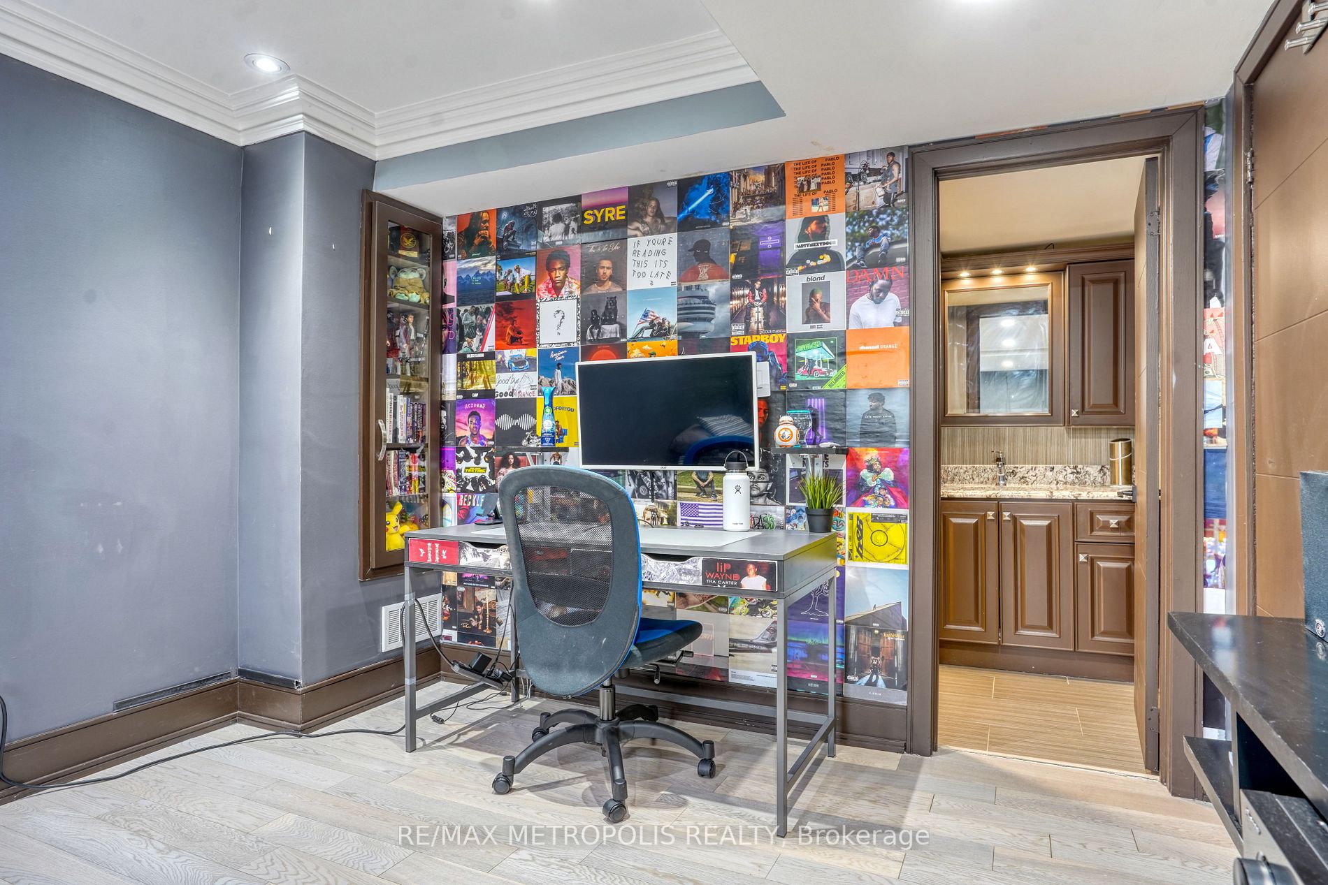 826 Forestwood Dr
