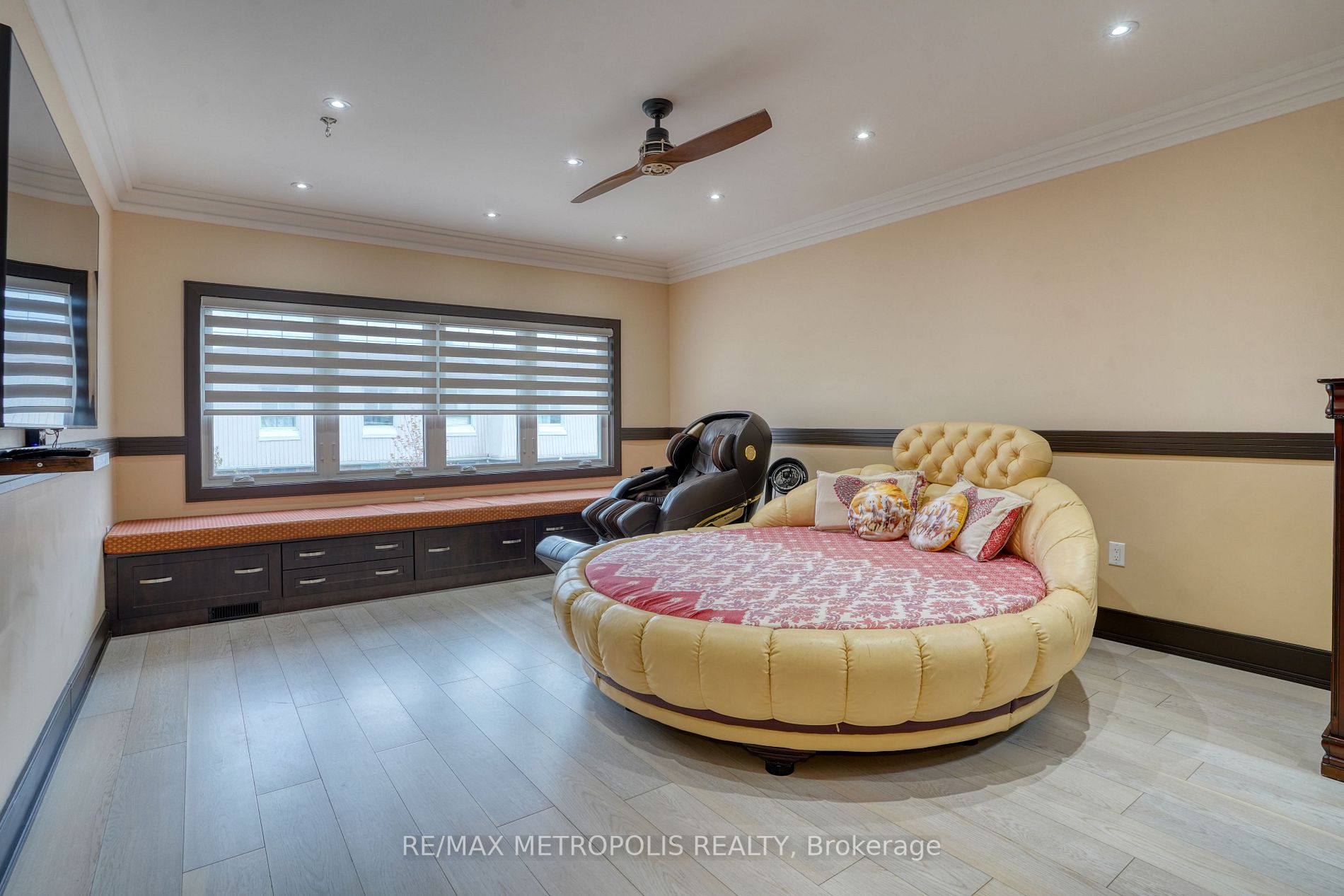 826 Forestwood Dr