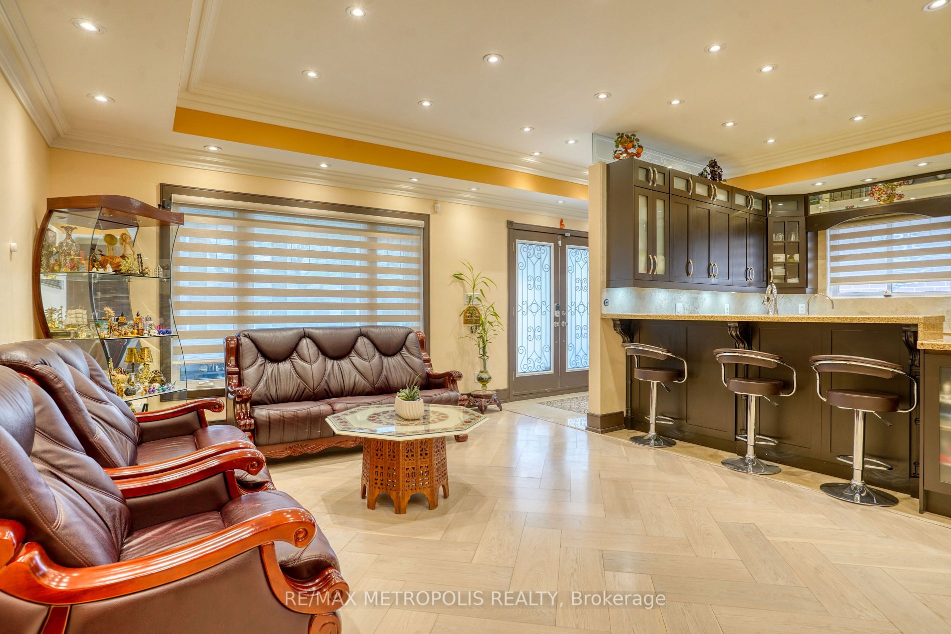 826 Forestwood Dr