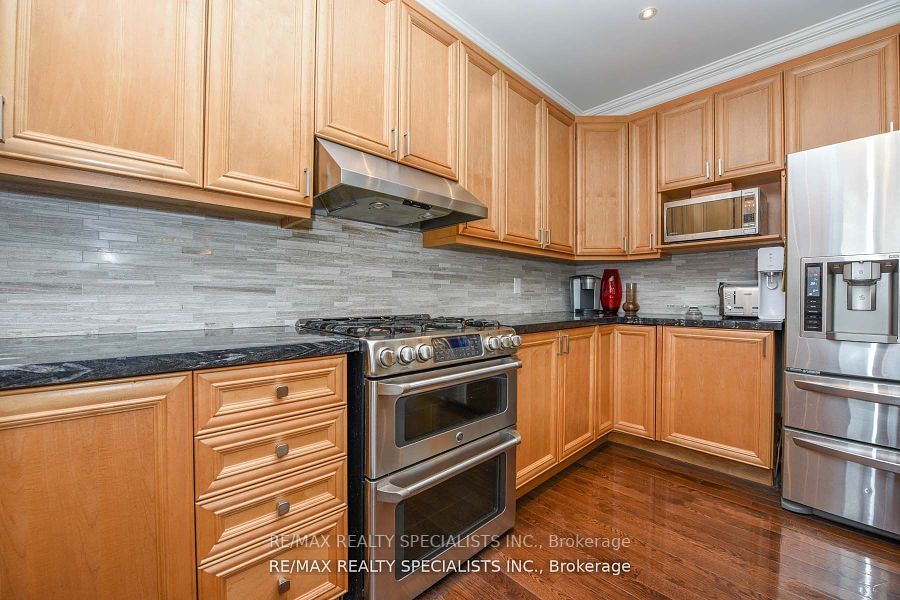 2344 Hall Manor Dr