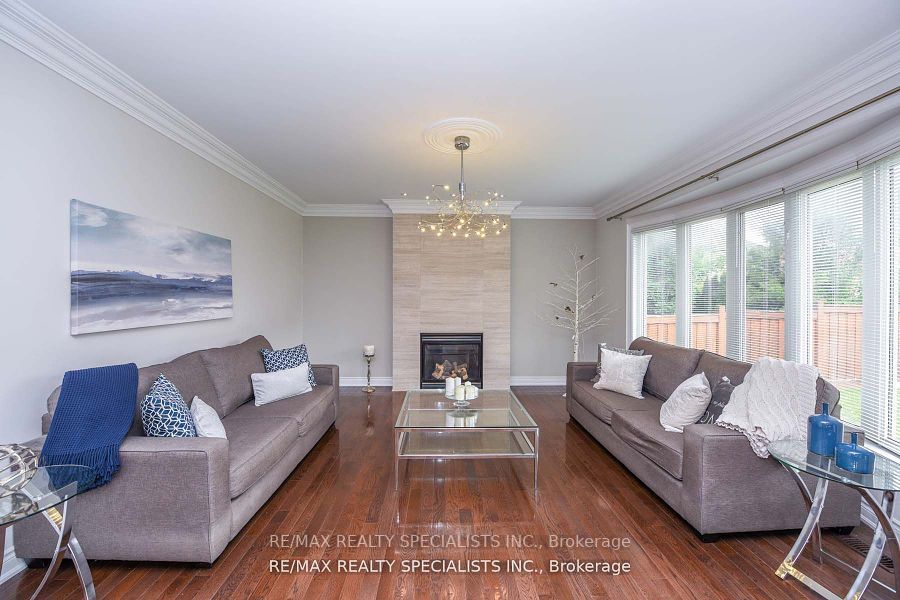 2344 Hall Manor Dr