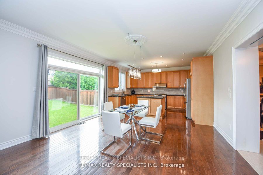 2344 Hall Manor Dr