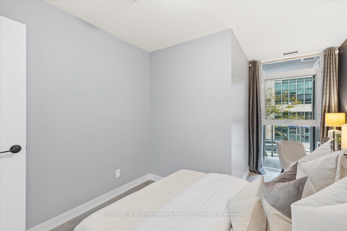 251 Manitoba St, #101
