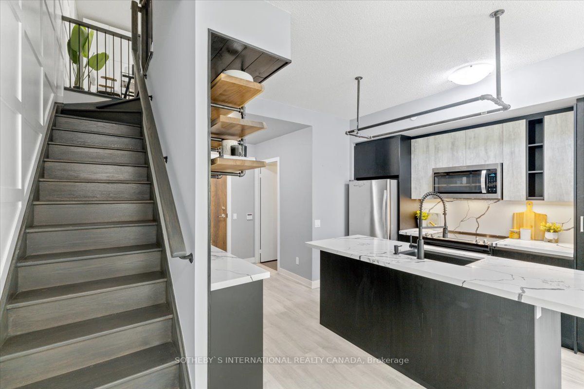 251 Manitoba St, #101