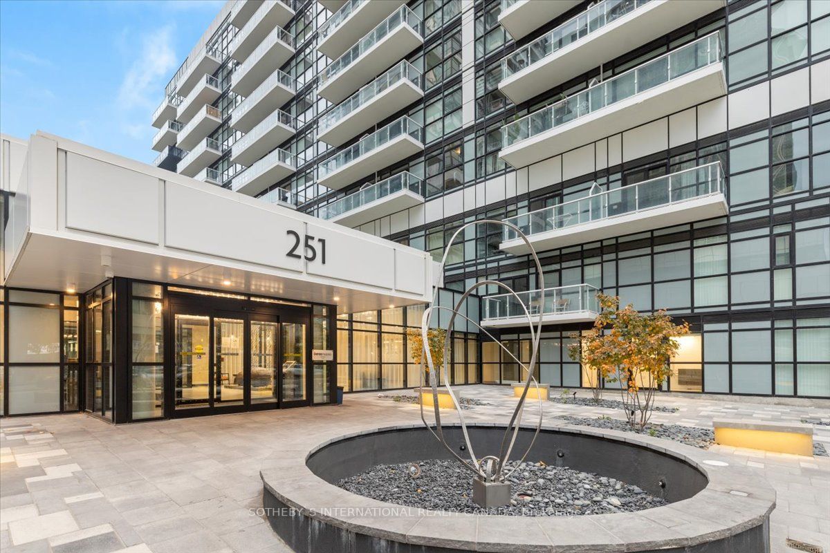 251 Manitoba St, #101