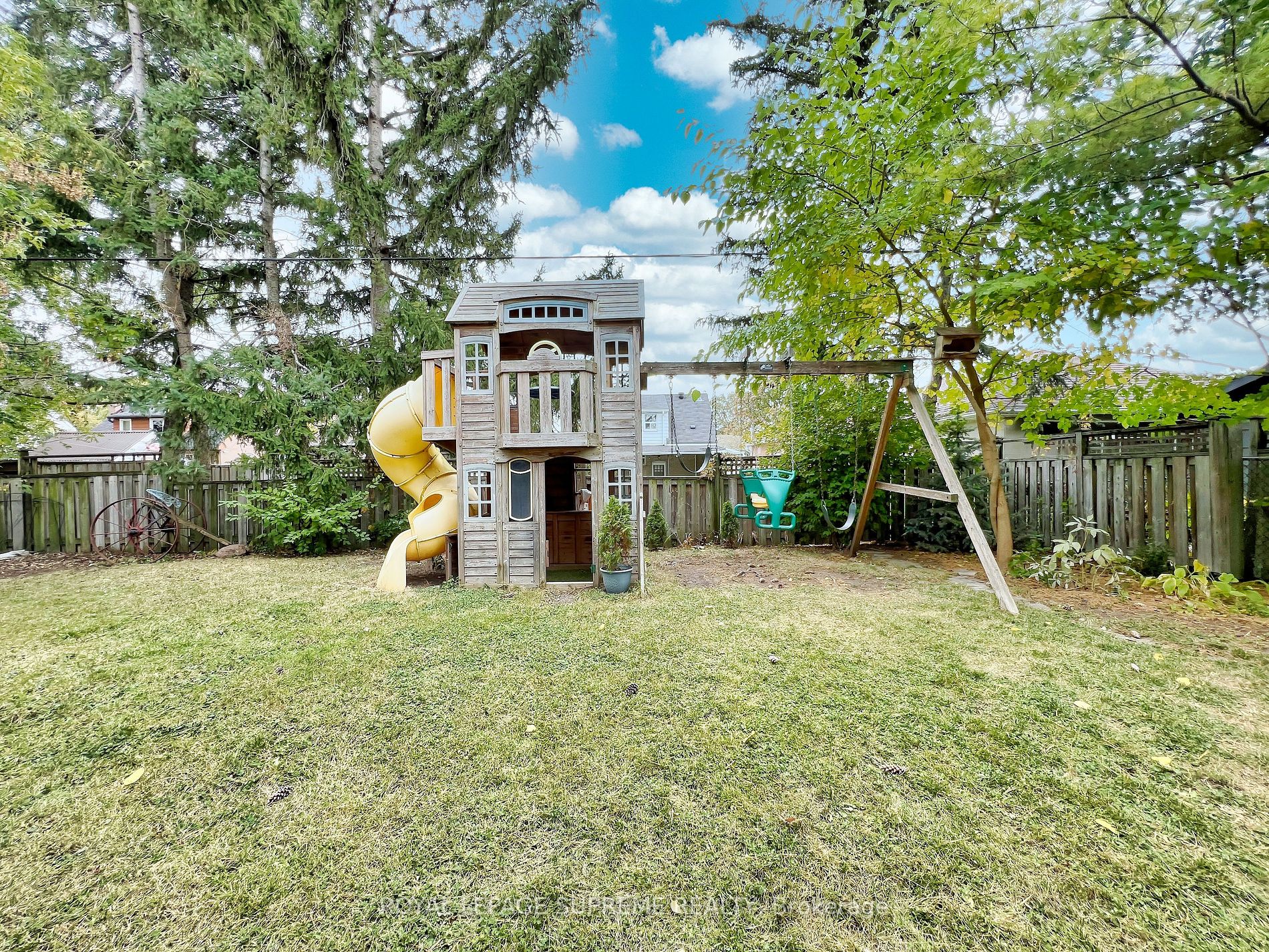 52 Lockerbie Ave