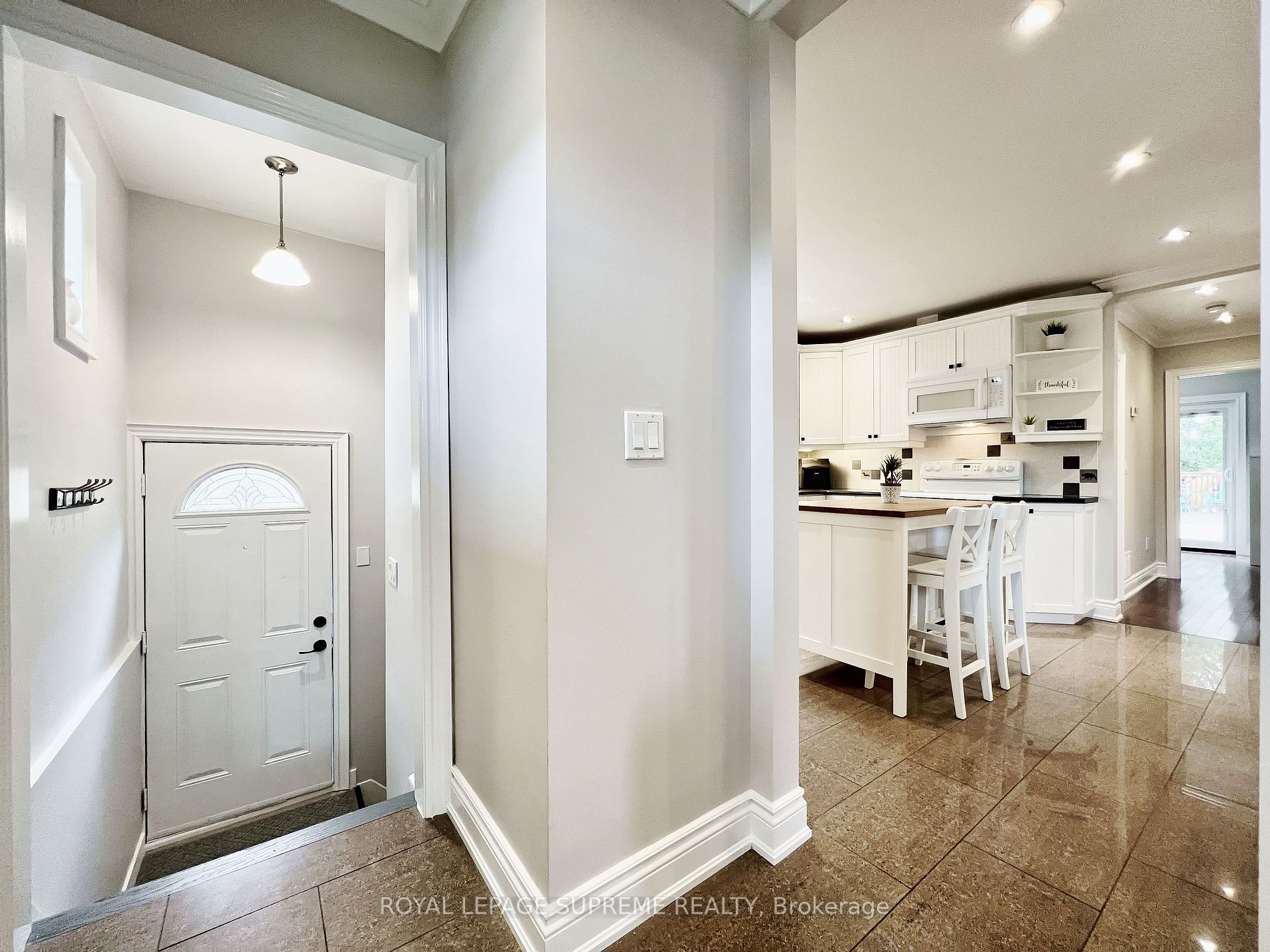 52 Lockerbie Ave