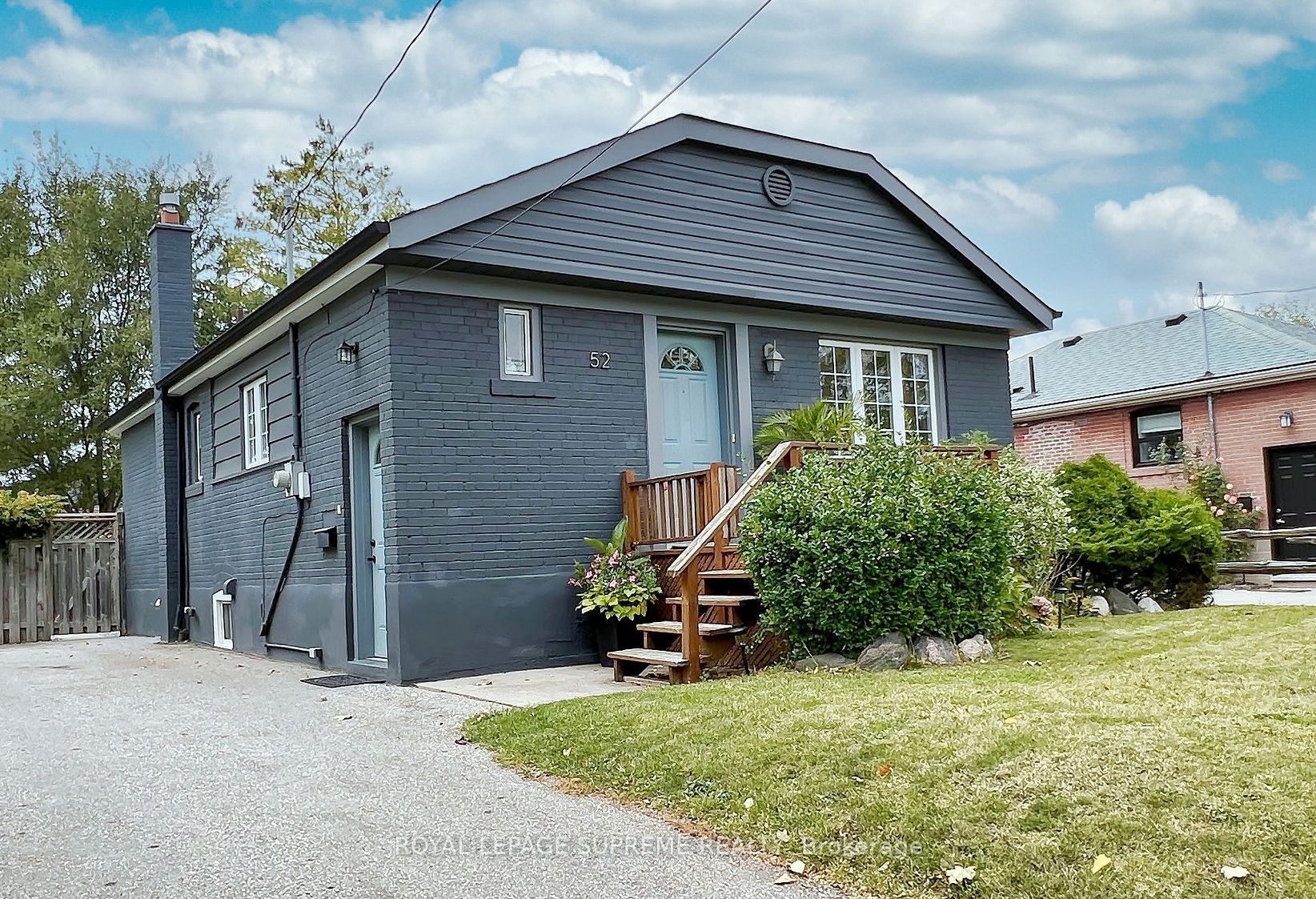 52 Lockerbie Ave