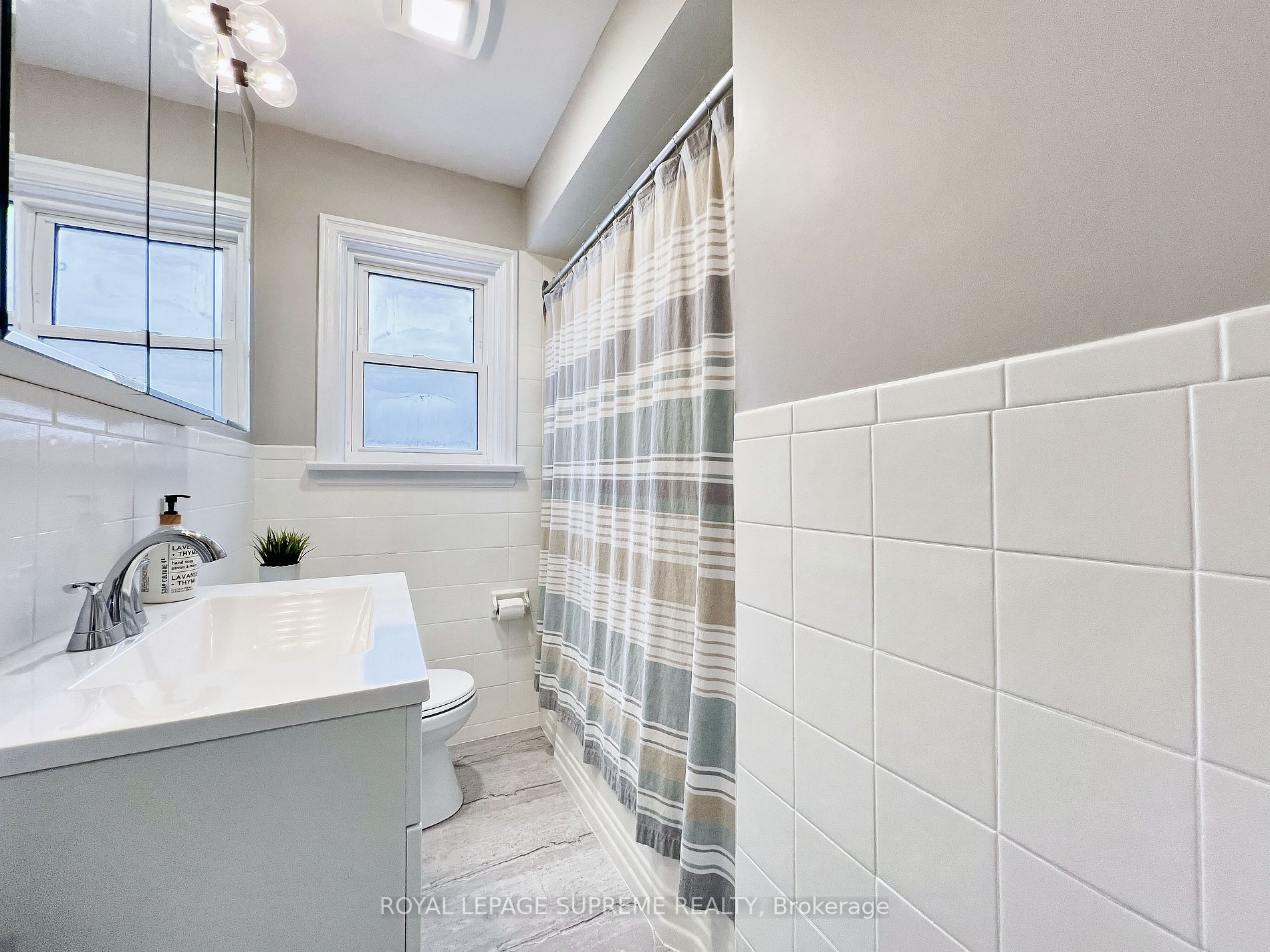 52 Lockerbie Ave