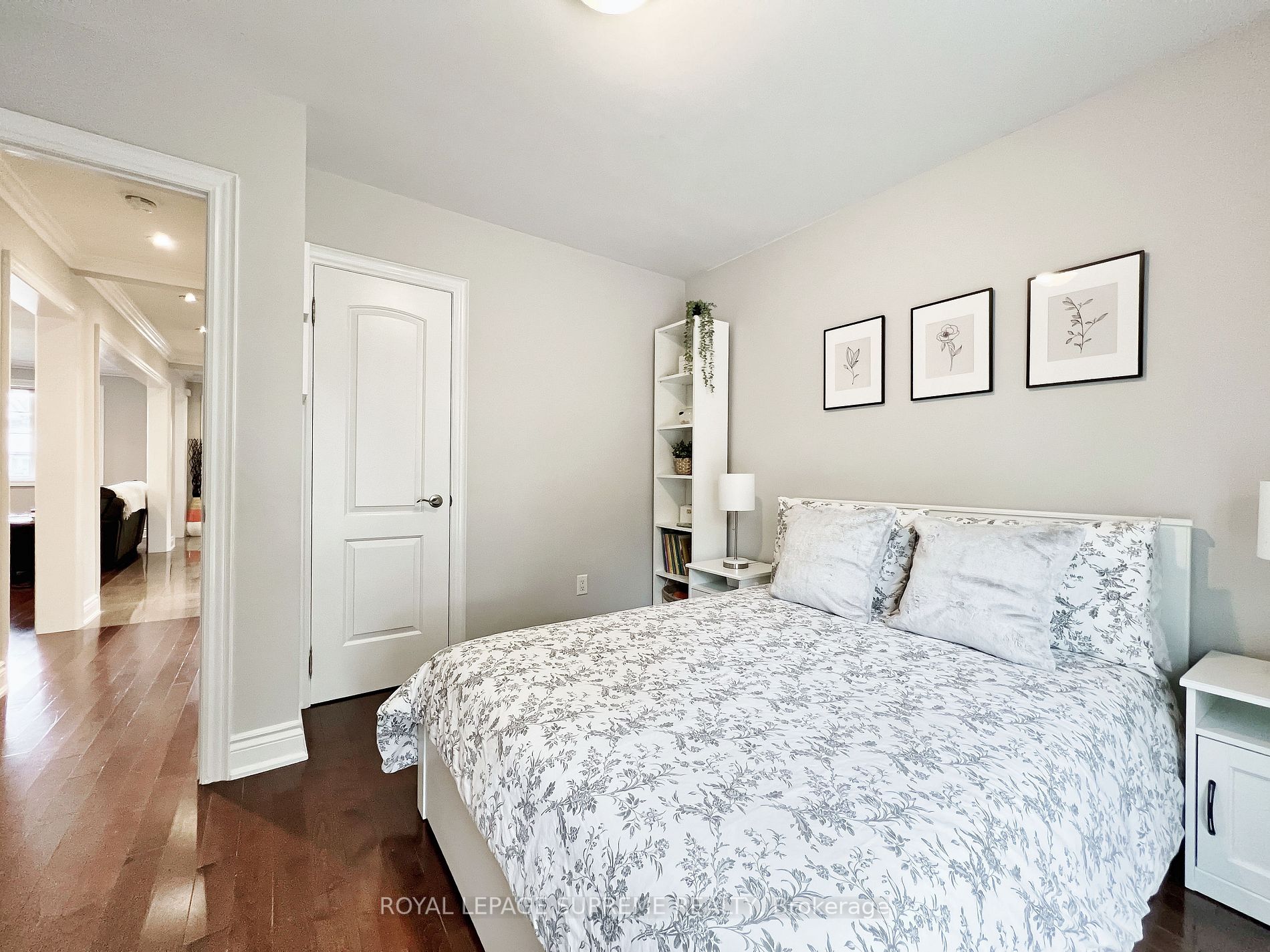 52 Lockerbie Ave