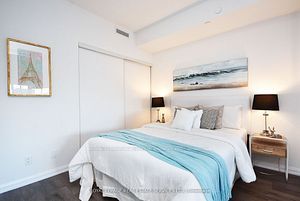 4208 Dundas Street W, #323