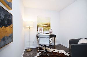 4208 Dundas Street W, #323