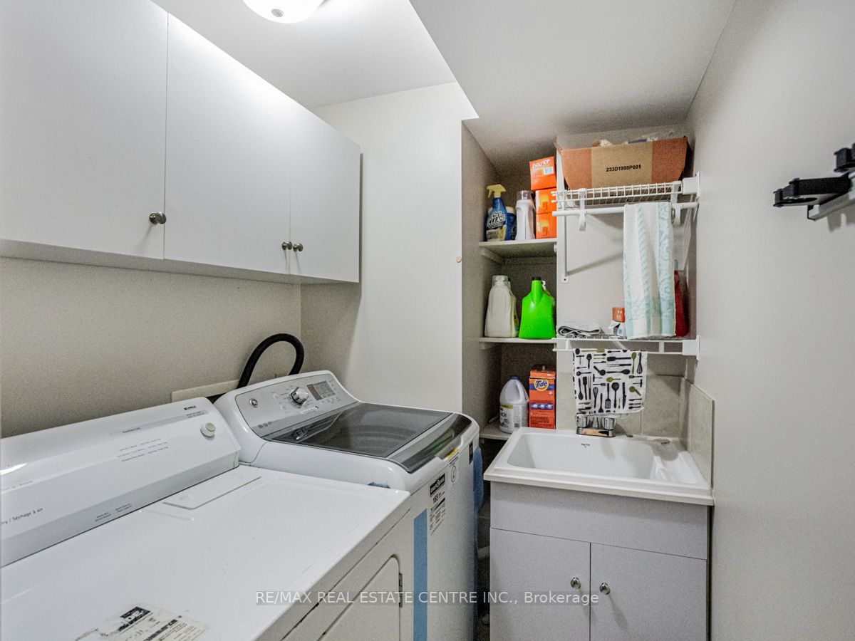 3576 Ash Row Cres