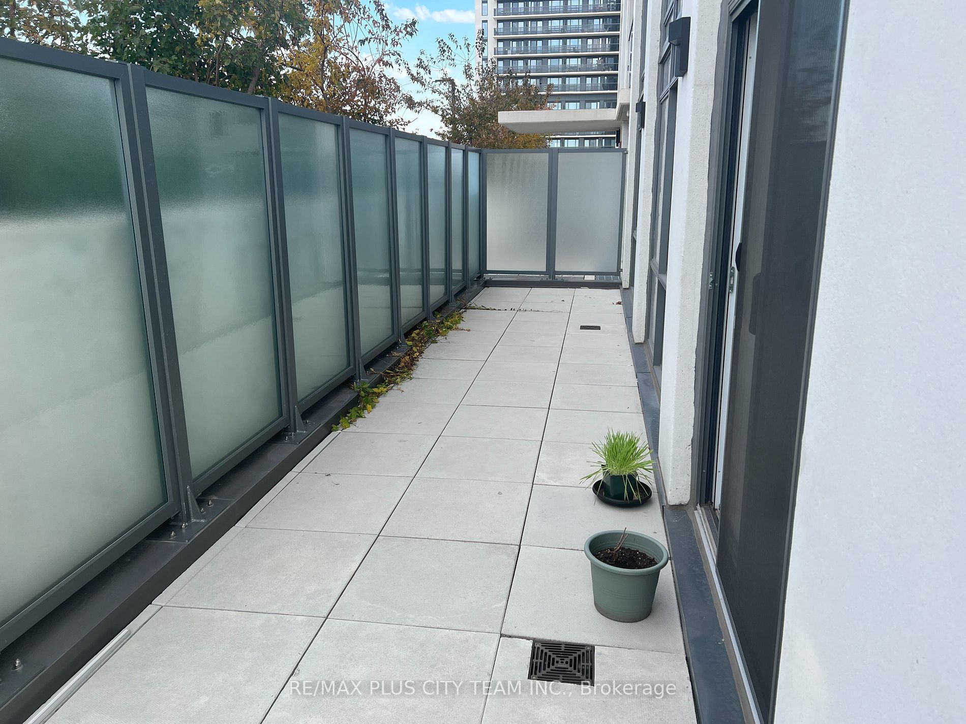 50 Thomas Riley Road, #906