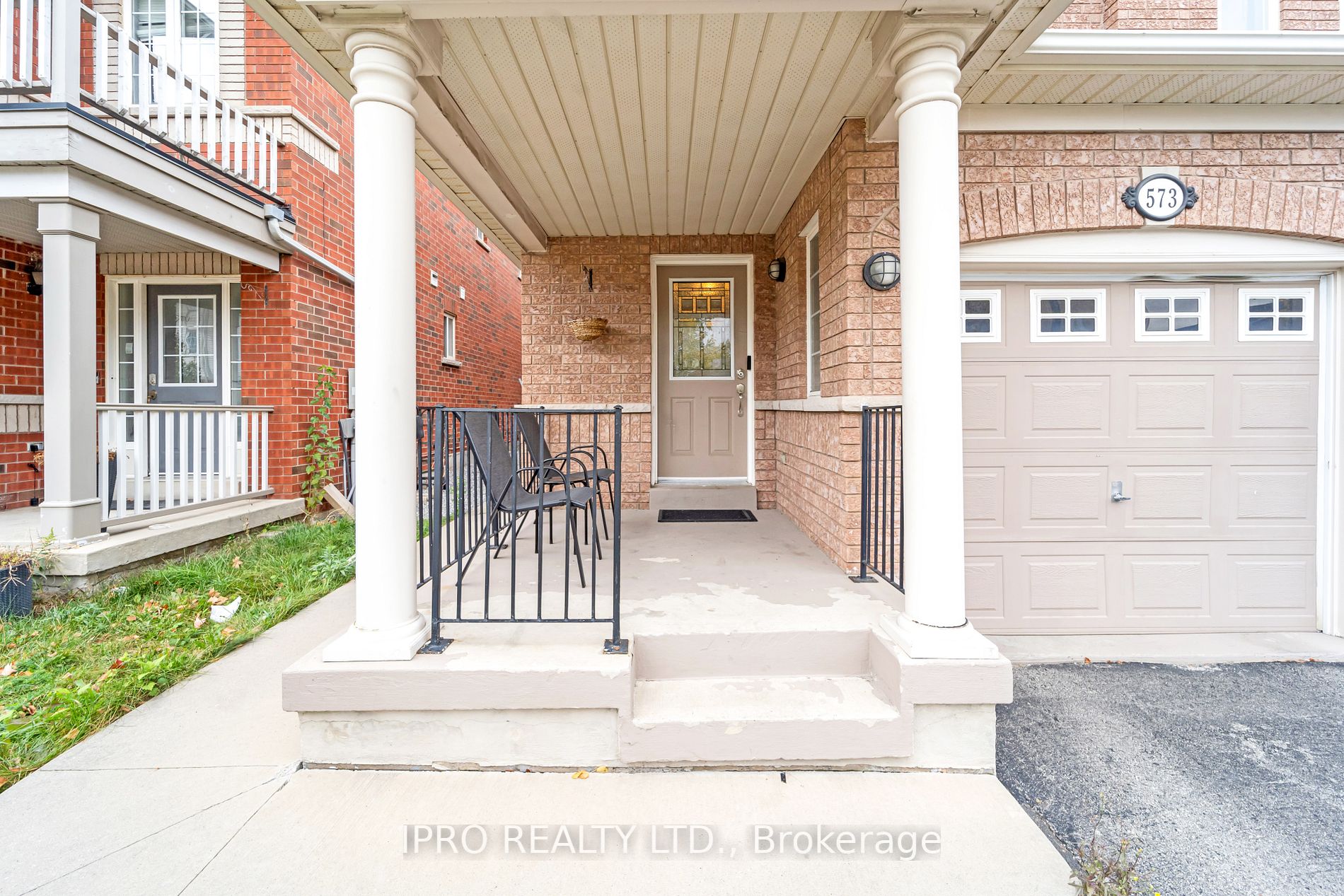 573 Willmott Crescent