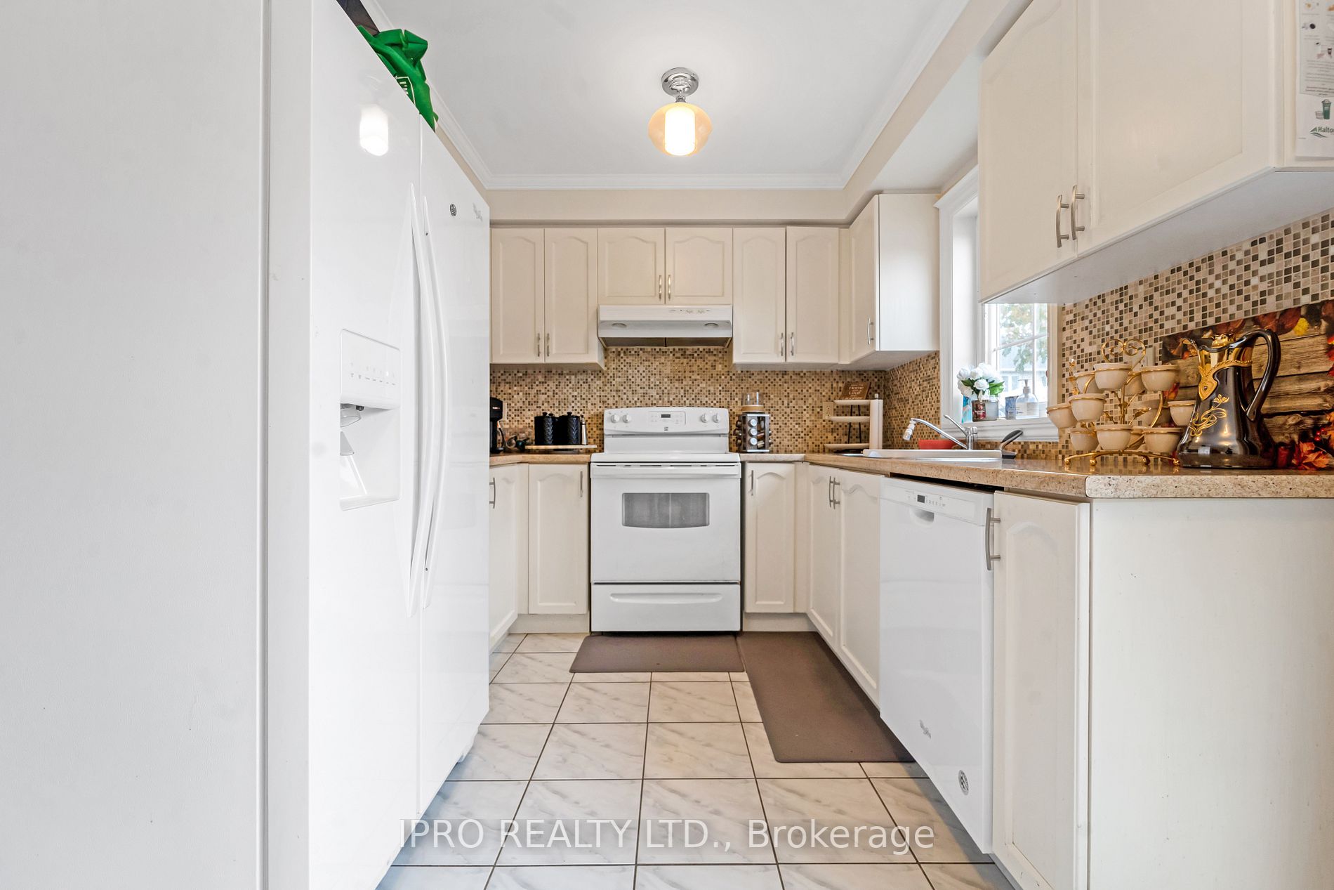 573 Willmott Crescent