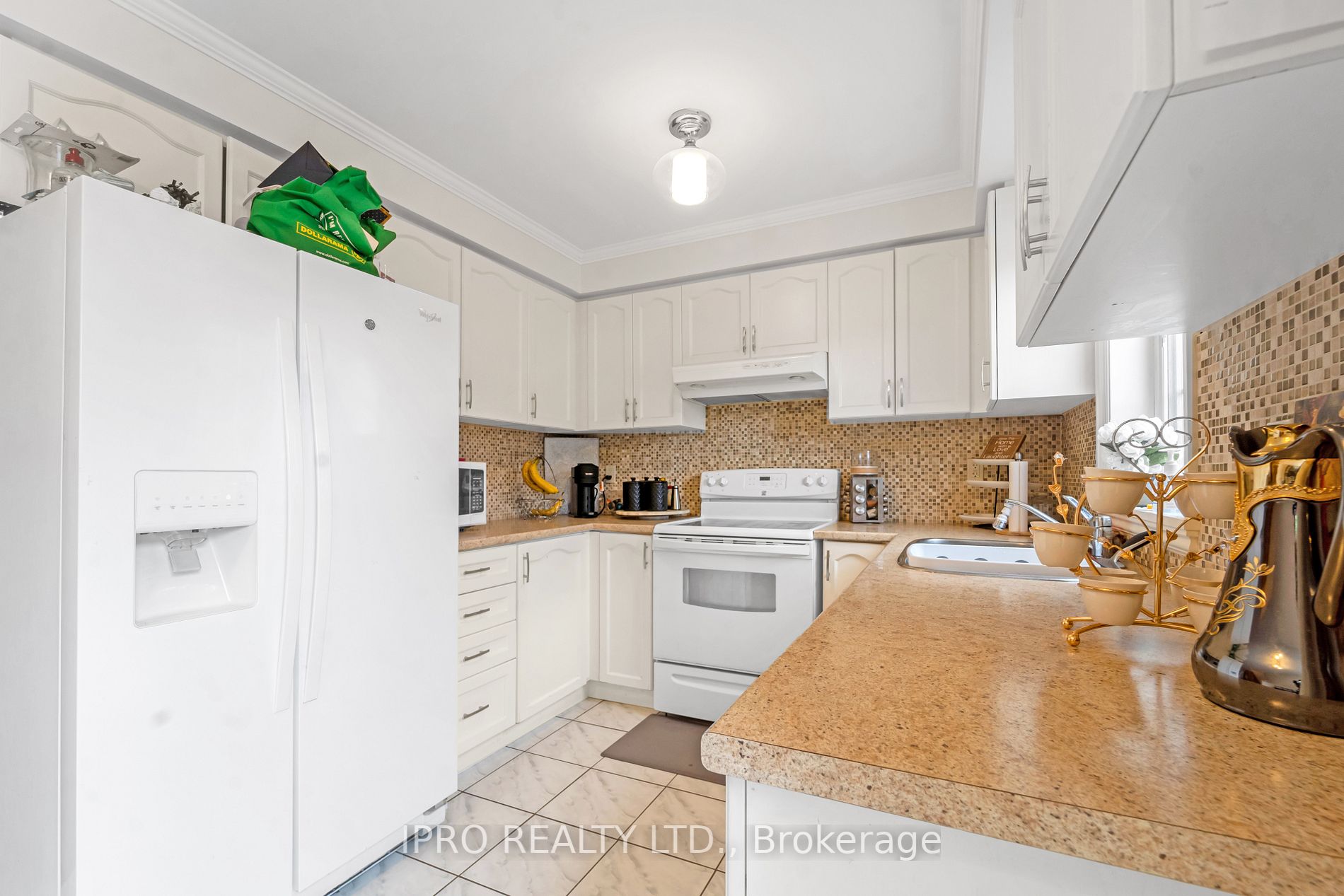 573 Willmott Crescent