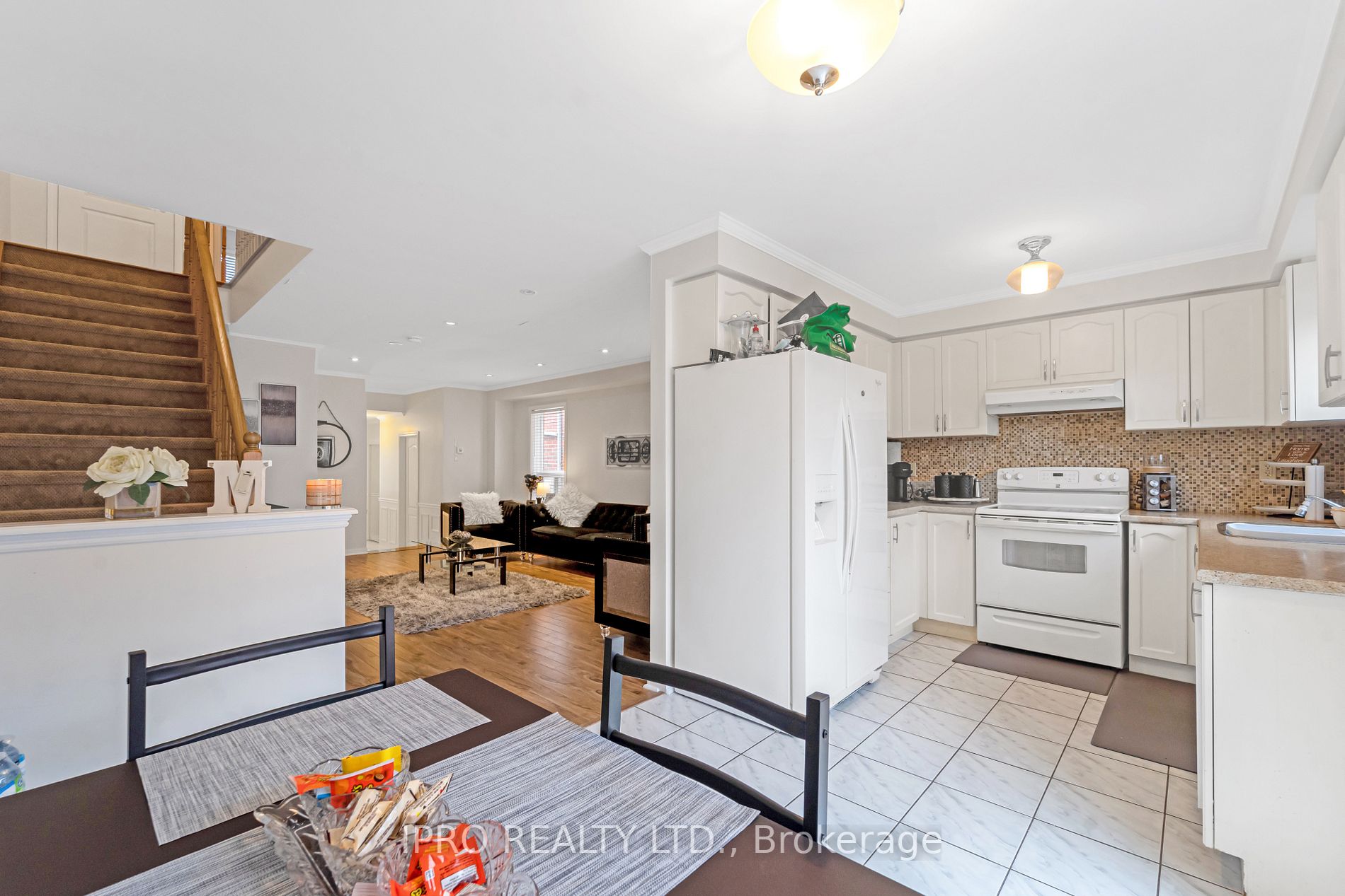 573 Willmott Crescent