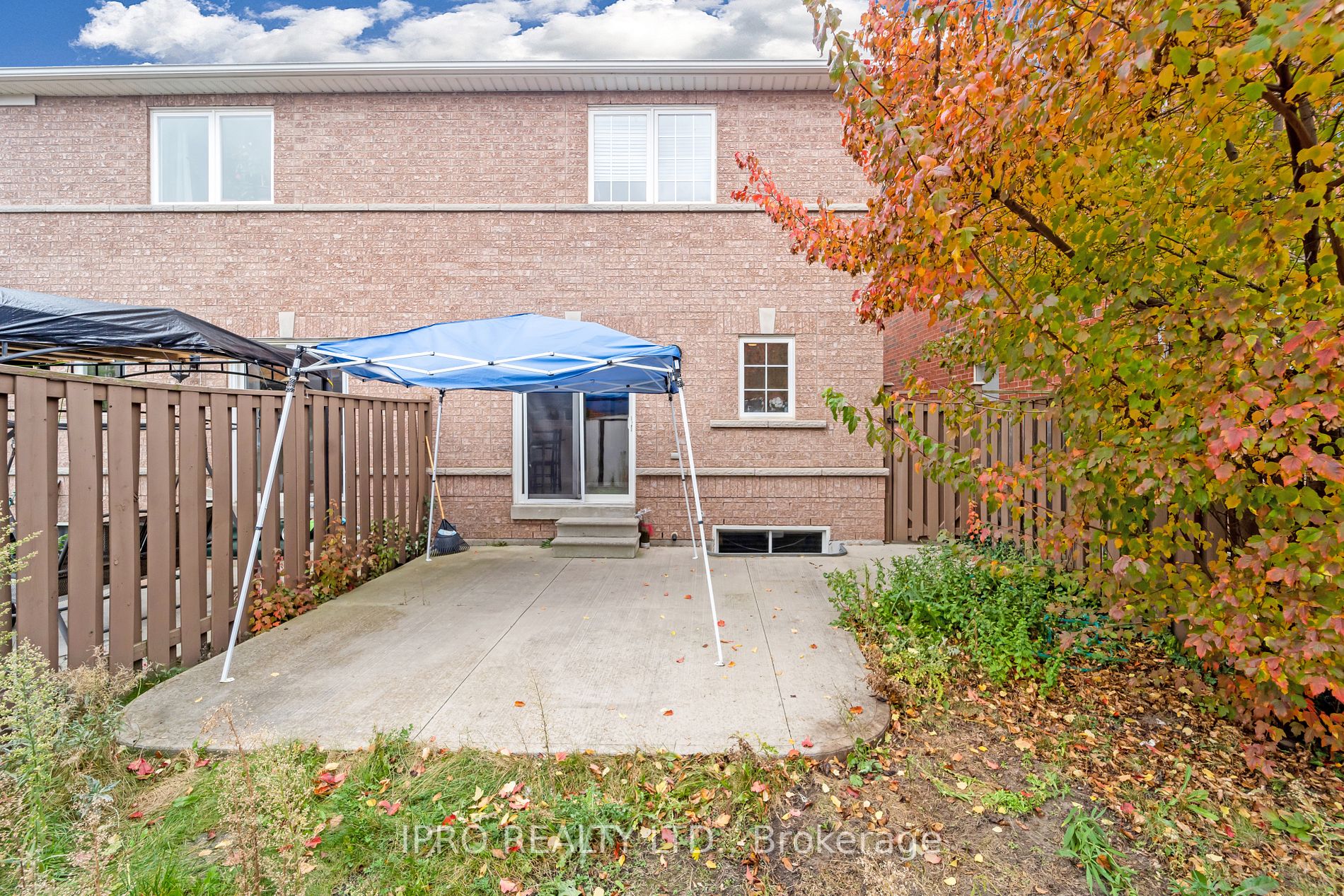 573 Willmott Crescent