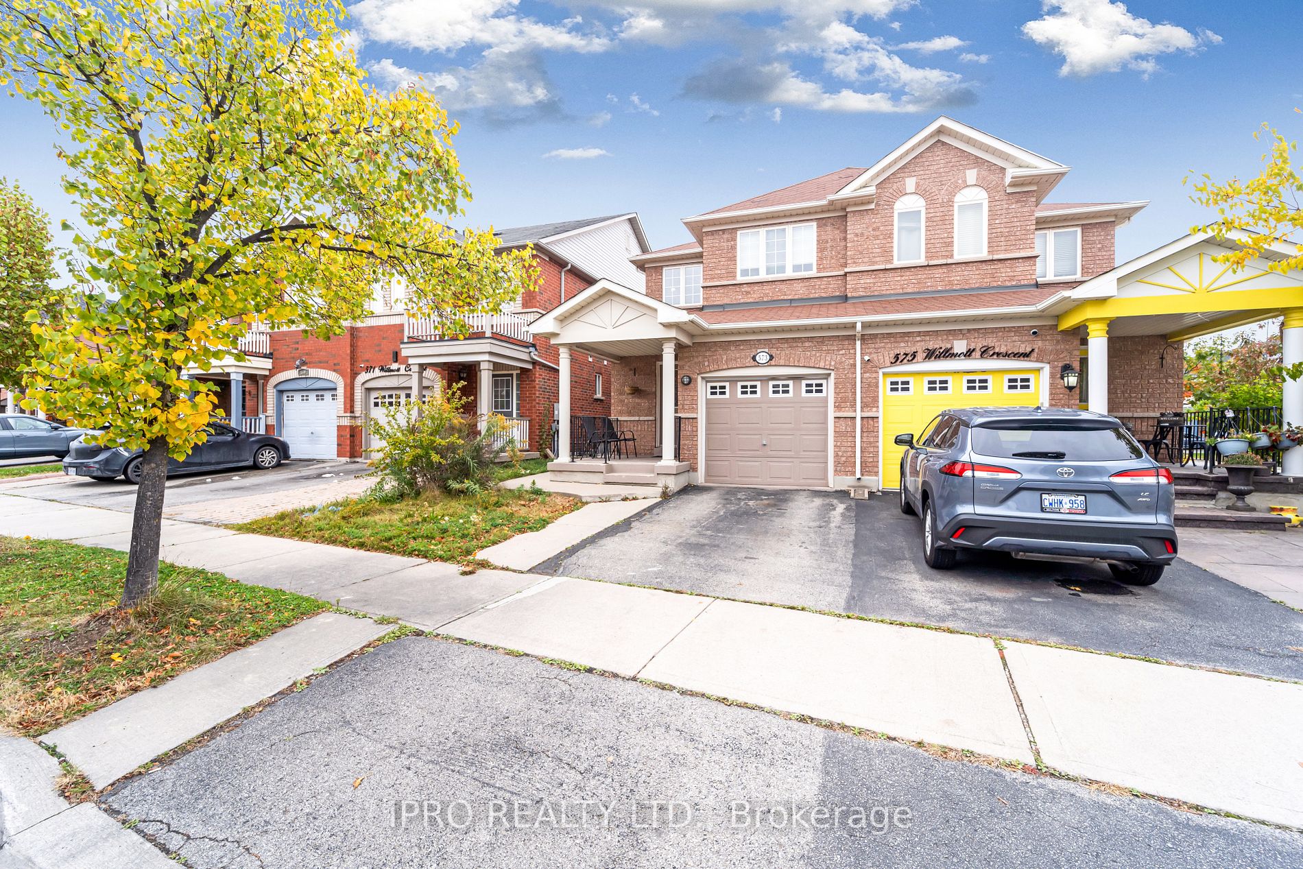 573 Willmott Crescent