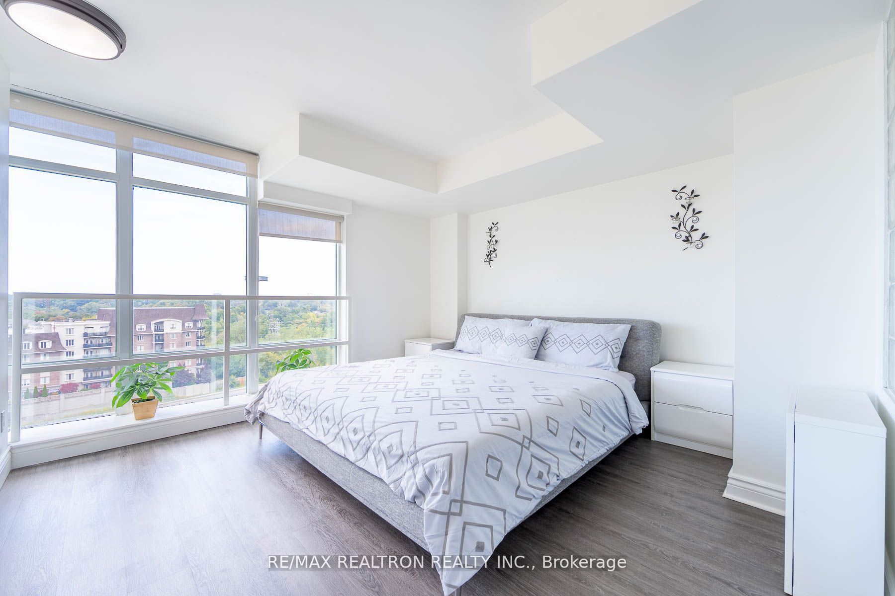 250 Manitoba Street, #616