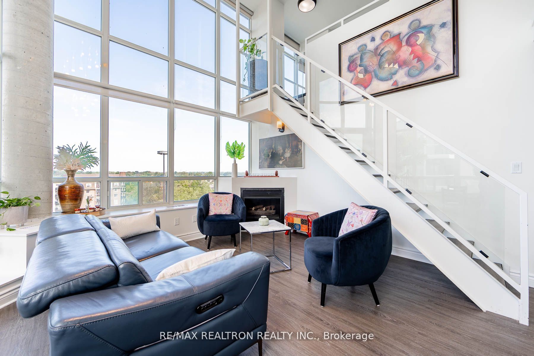 250 Manitoba Street, #616