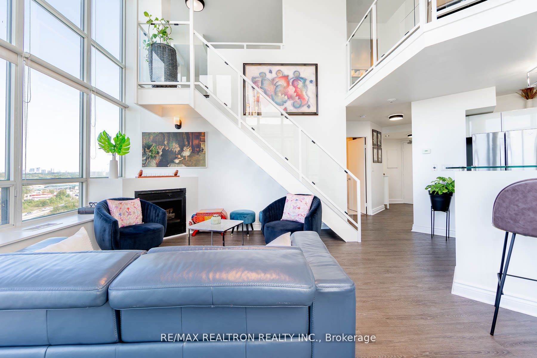 250 Manitoba Street, #616
