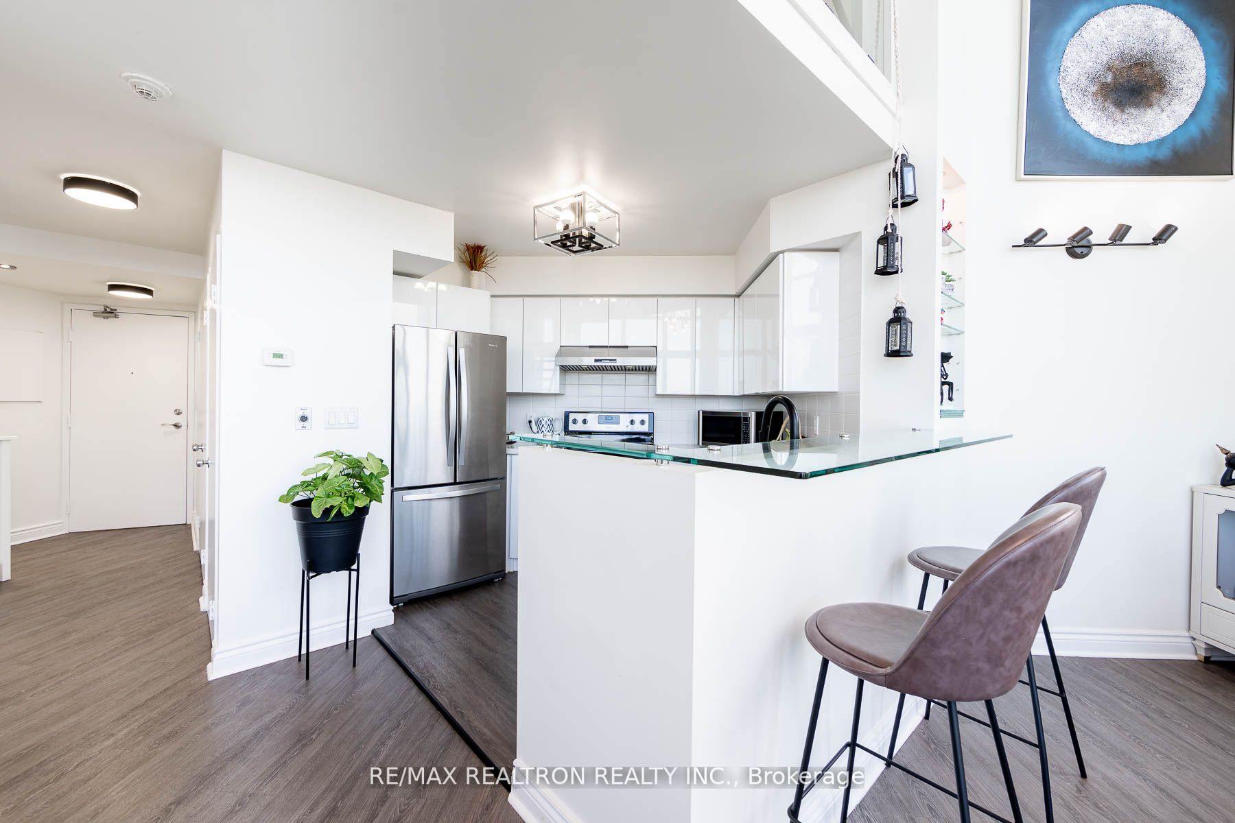 250 Manitoba Street, #616