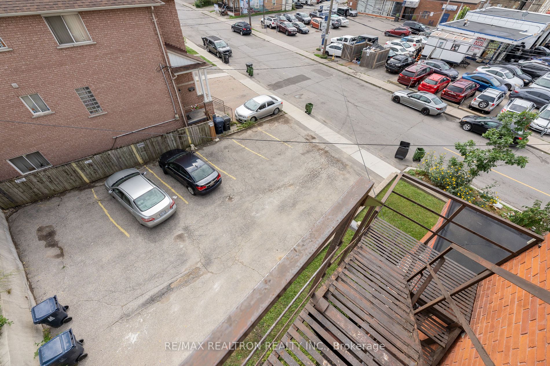 27 John St