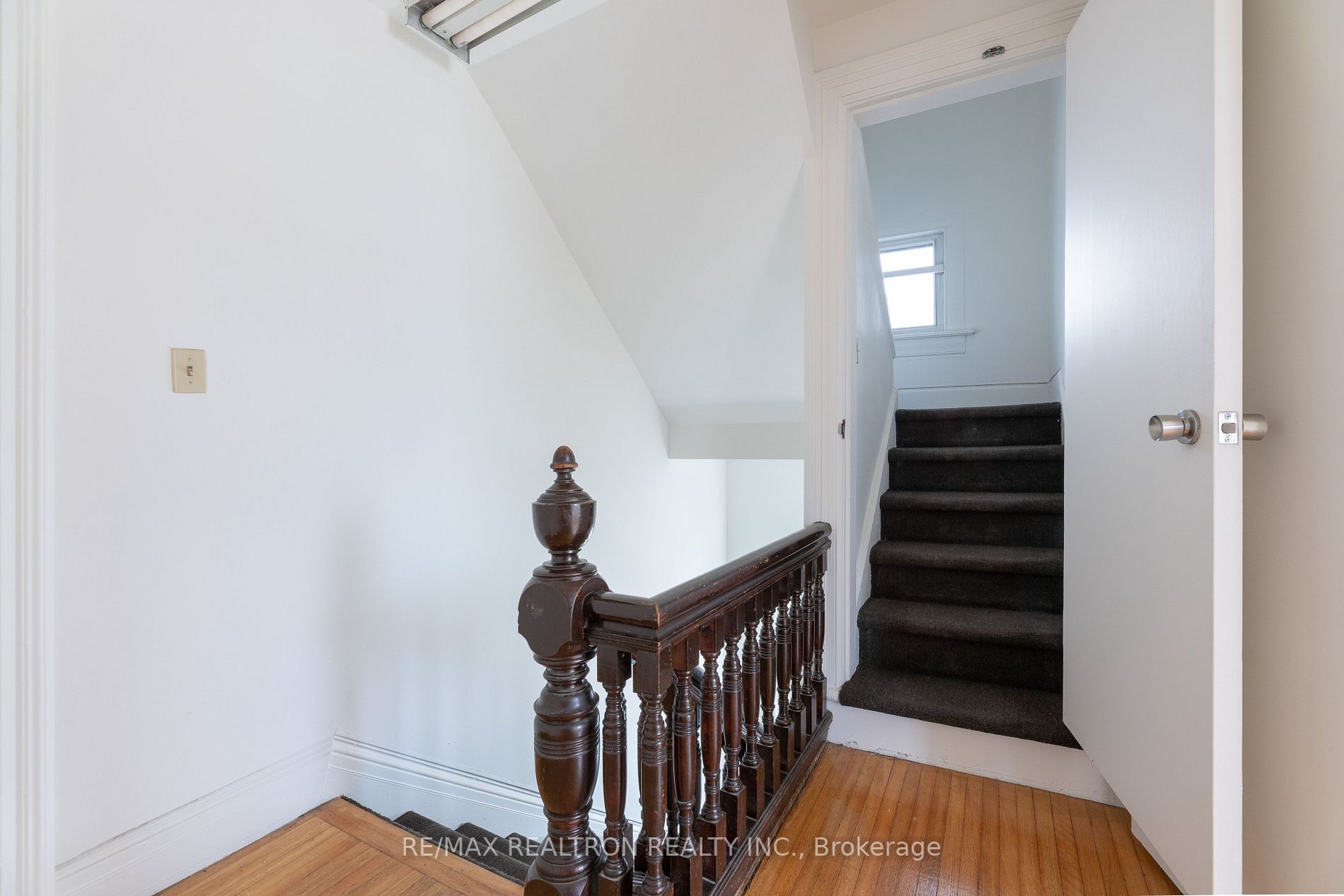 27 John St