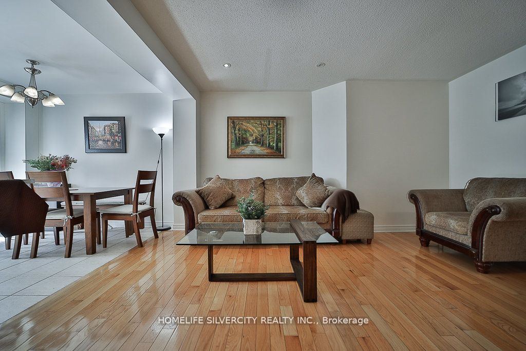 55 Samantha Cres