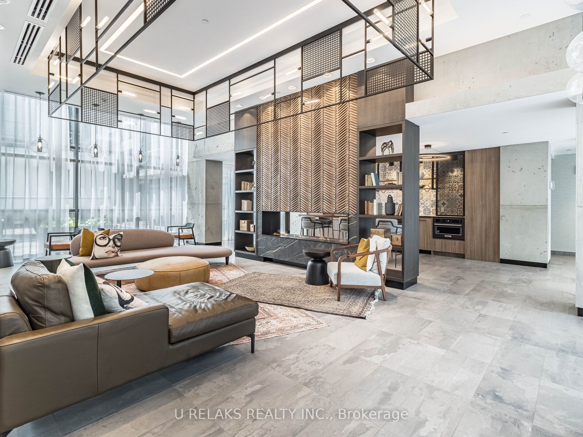 251 Manitoba St, #330