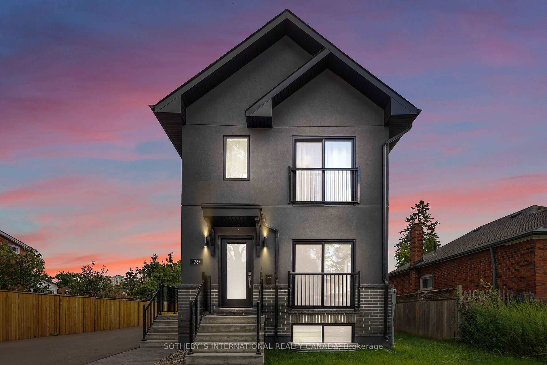 1937 Lawrence Ave W