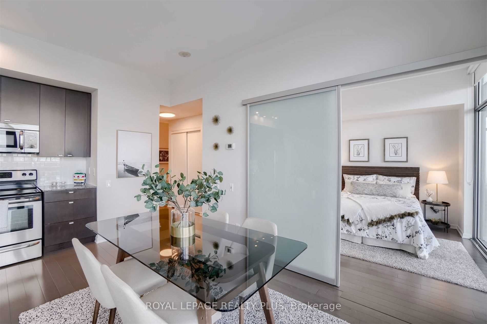 105 The Queensway Ave, #3415