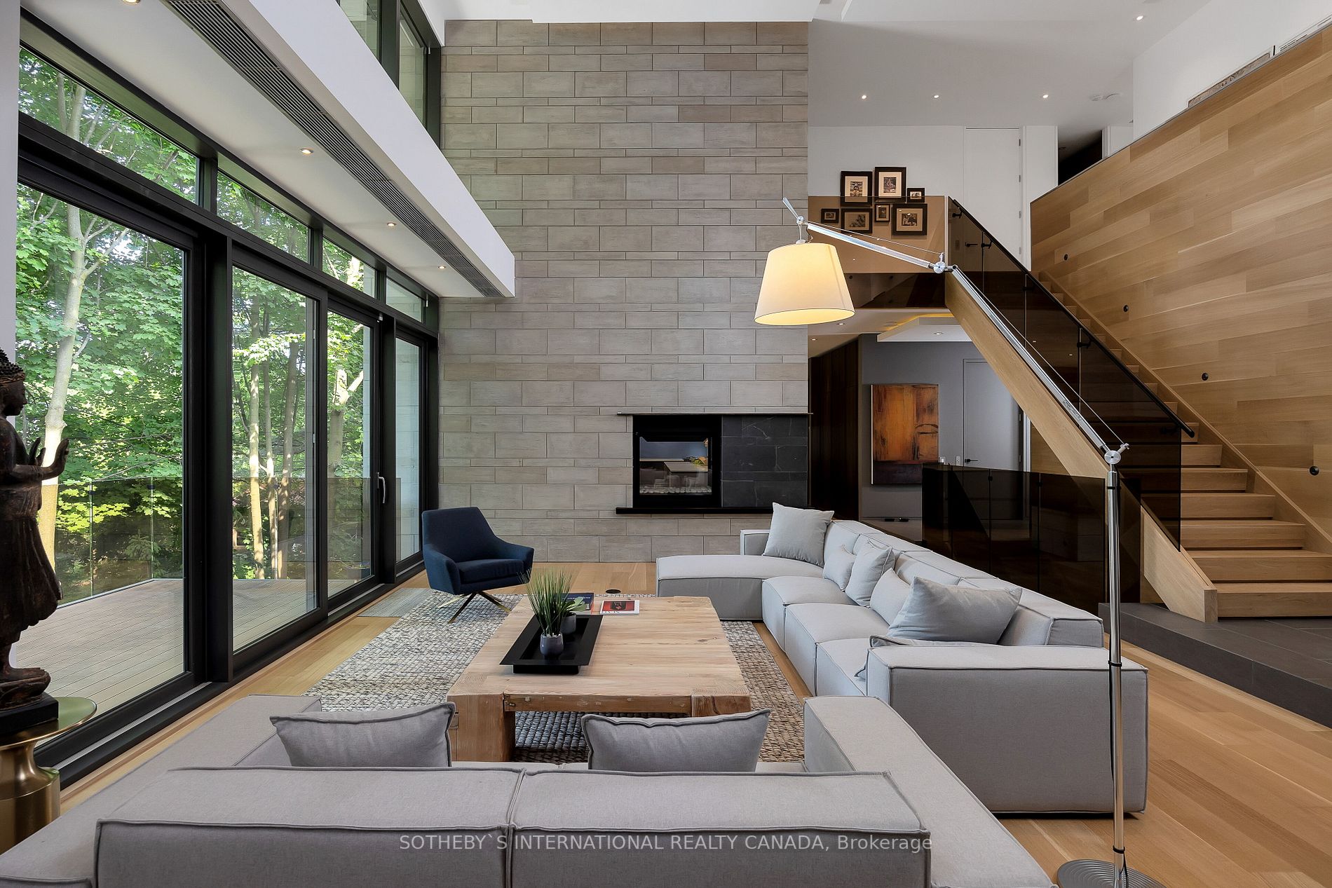 11 North Dr