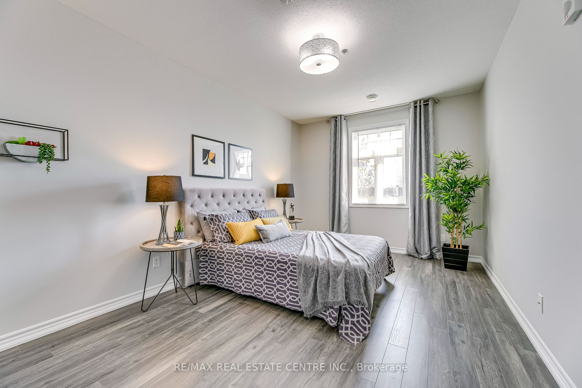 1360 Costigan Rd, #204