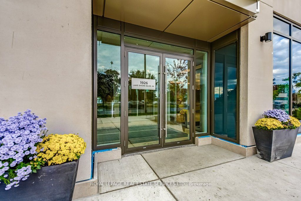 1926 Lake Shore Blvd W, #2703
