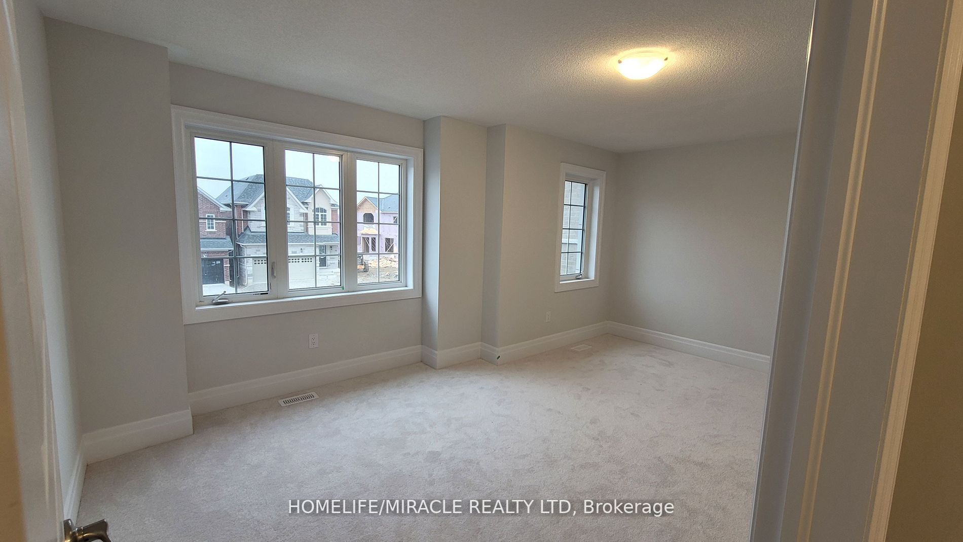 12 Rosewell Cres
