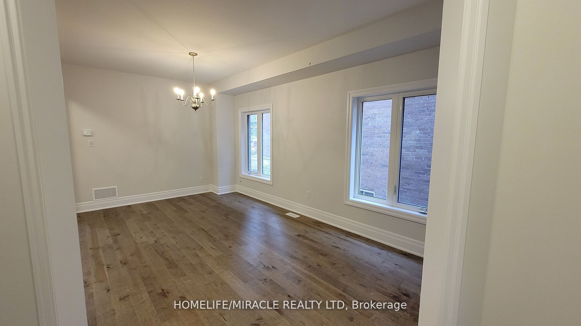 12 Rosewell Cres