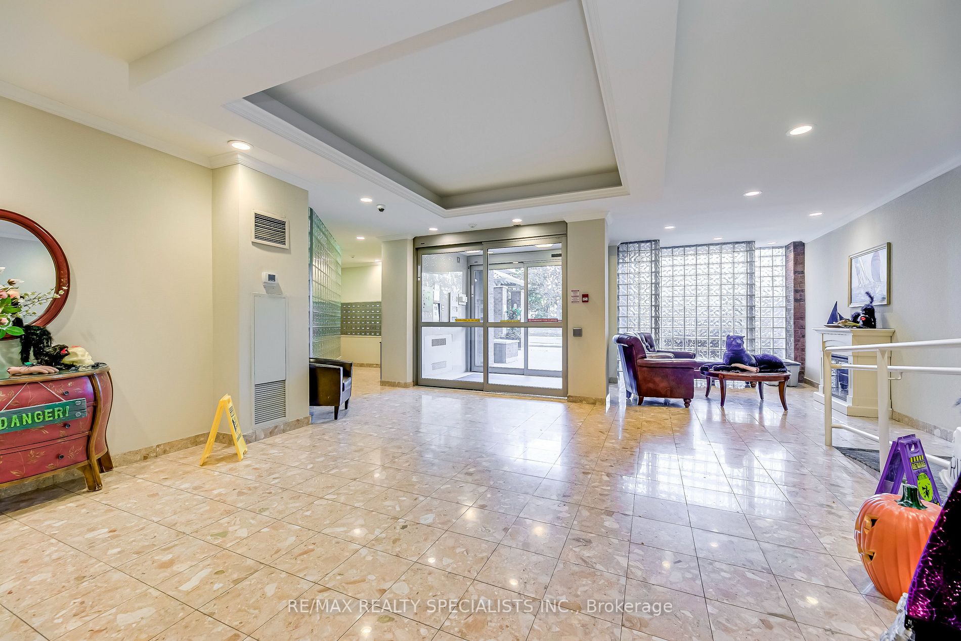 1110 Walden Circ, #301