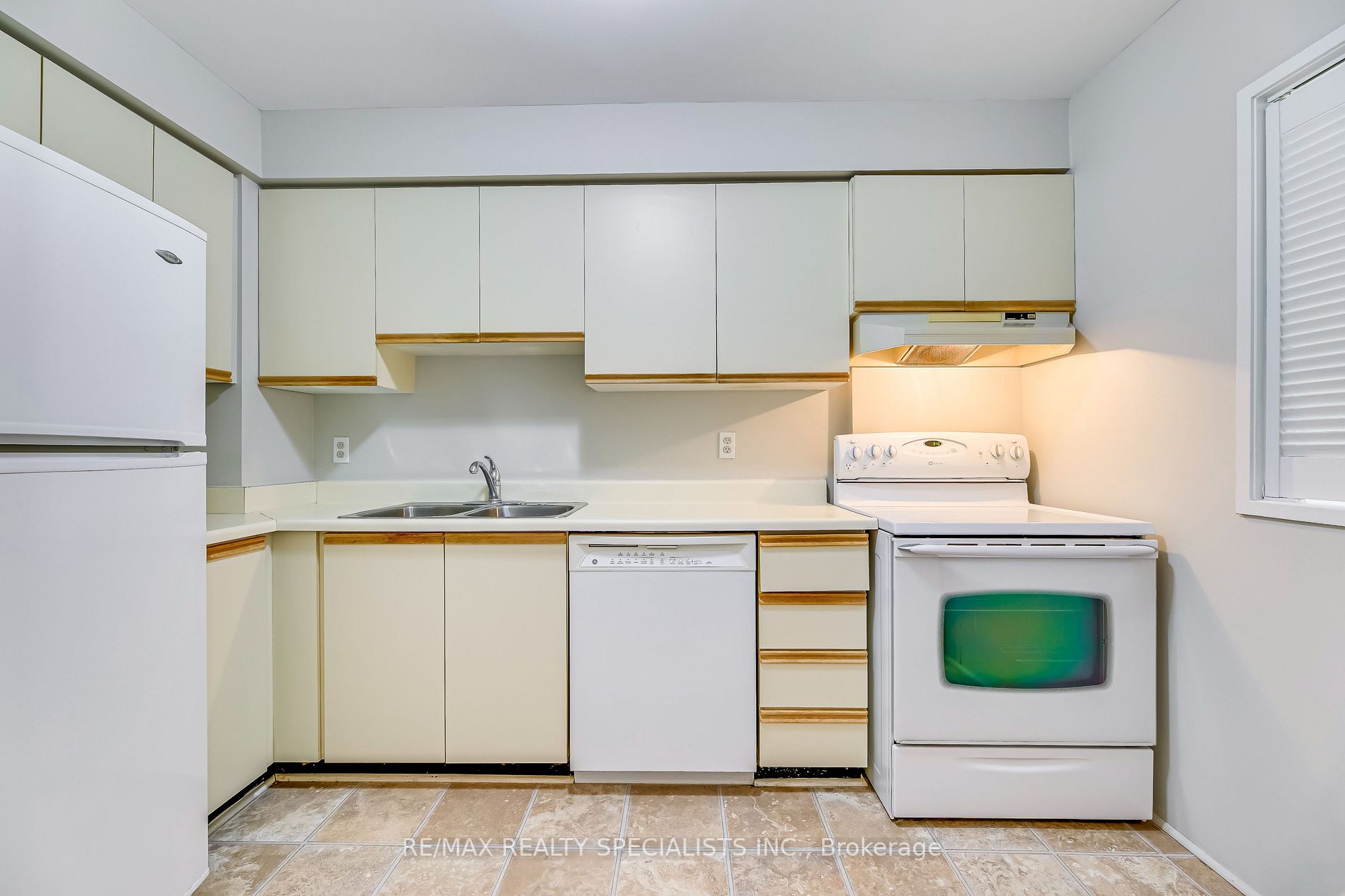 1110 Walden Circ, #301