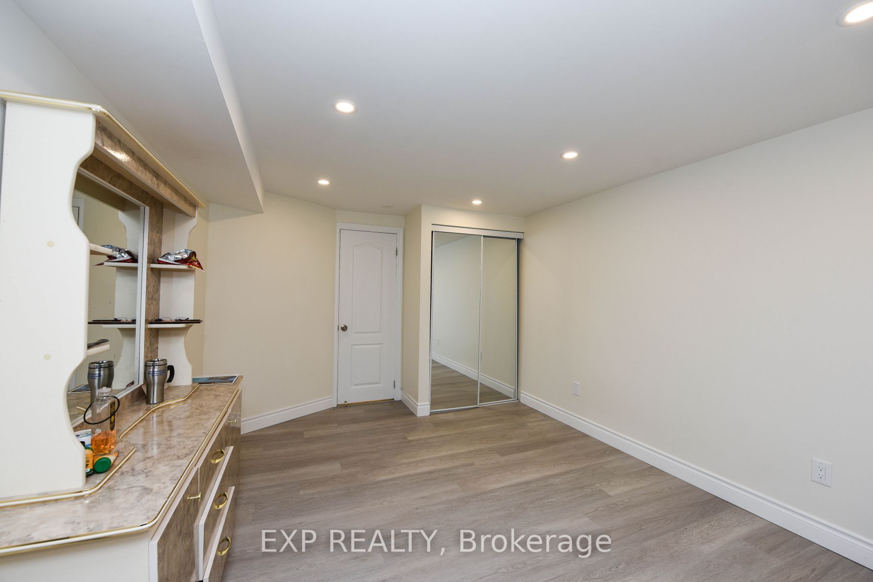 3307 Charlebrook Crt