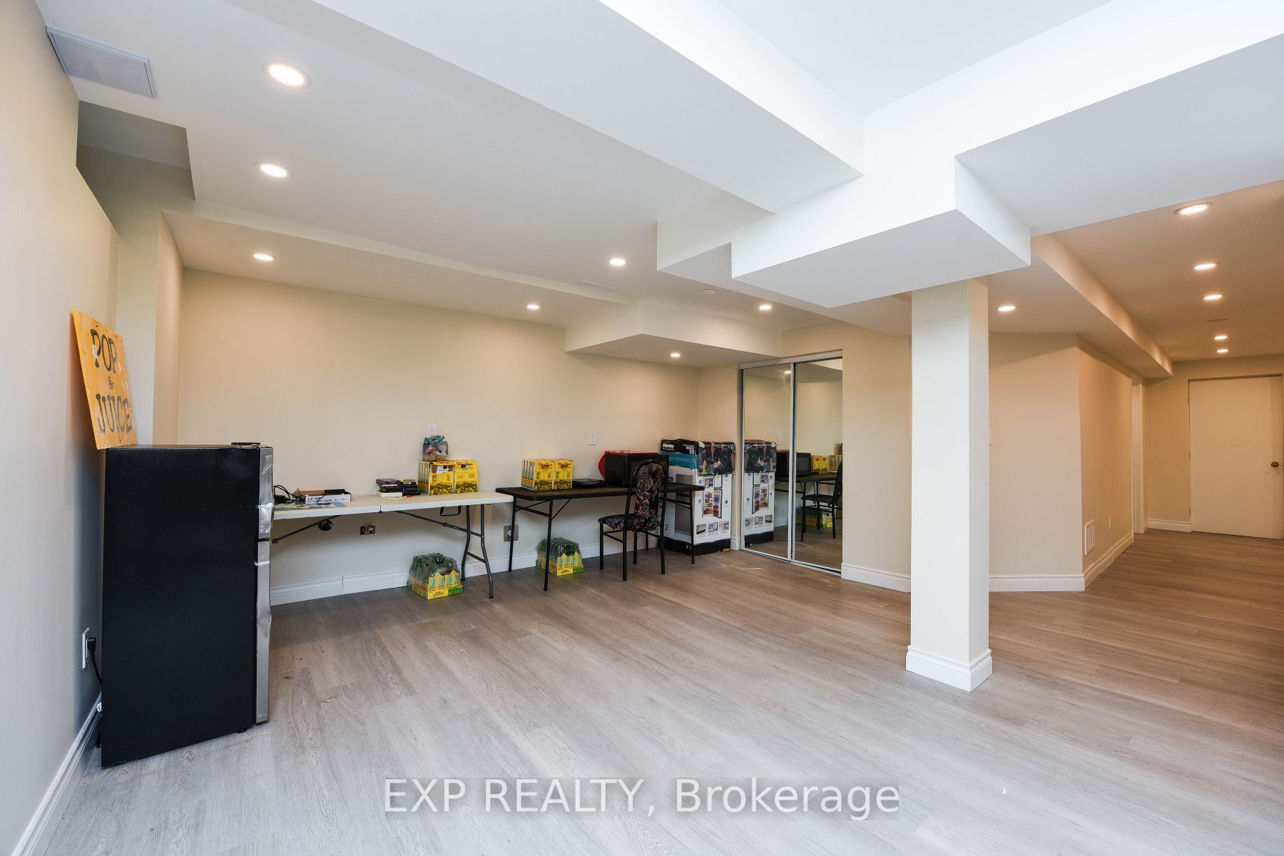 3307 Charlebrook Crt