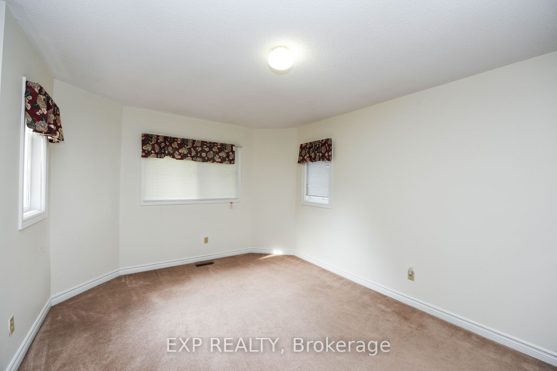 3307 Charlebrook Crt